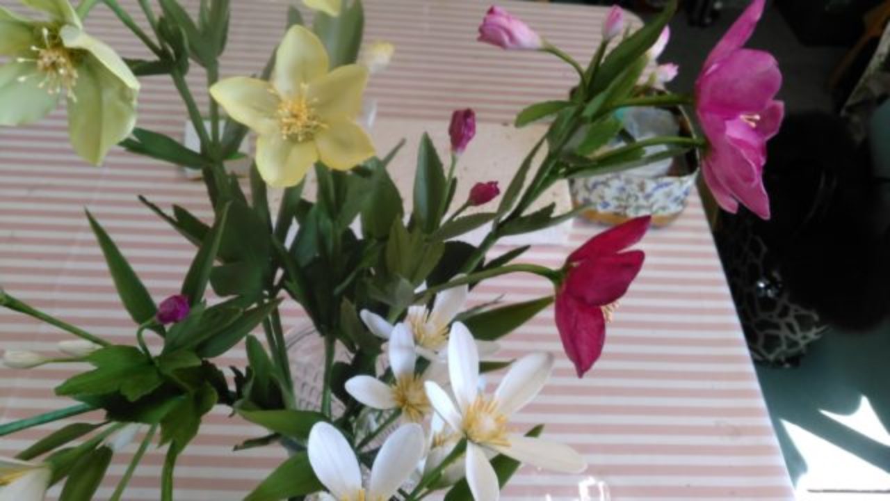 樹脂粘土仲間と最後のおしゃべり 12 21 22誕生花と花言葉 60歳定年後からの趣味 クレイアートフラワー
